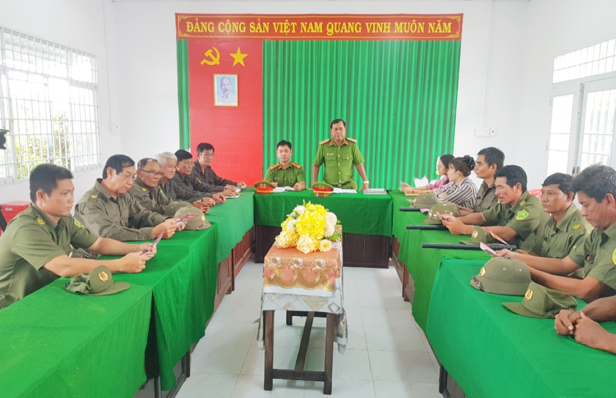 ຕາ​ແສງ ຮ່າ​ຕຽນ, ແຂວງ ອານ​ຢາງ:  ຈຸດ​ພ​ົ້ນ​ເດັ່ນ​ຢູ່​ເຂດ​ຊາຍ​ແດນ​ທາງ​ທິດ​ຕາ​ເວັນ​ຕົກ​ສ່ຽງ​ໃຕ້​ຂອງ ຫວຽດນາມ
